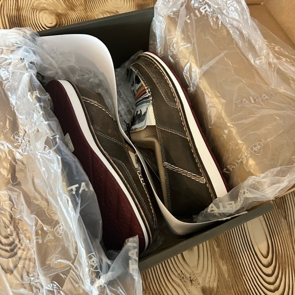 ARIAT WOMEN'S BUFFALO PRINT CASUAL VAMP CRUISER SHOES - MOC TOE - Picture 8 of 10